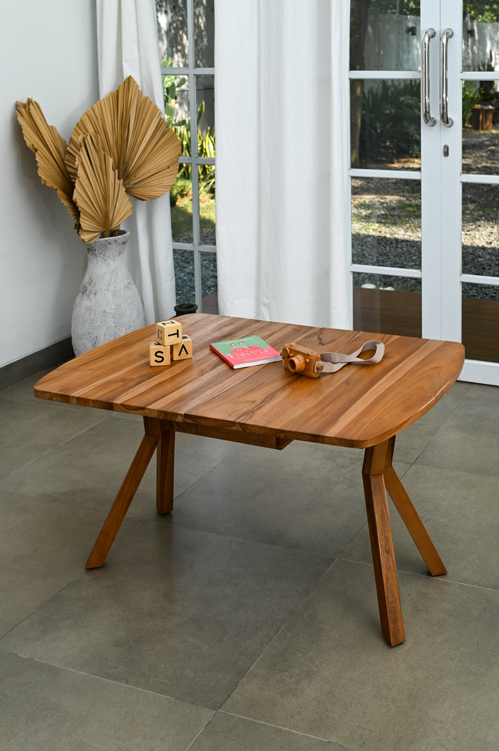 Lola kids table with storage